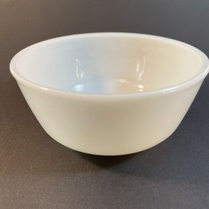 Anchor Hocking Fire King White Milk Glass Mixing Bowl 6" x 3"